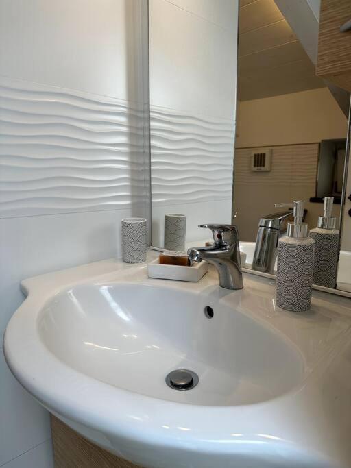 The Sweet Attic Room - De Vivo Realty Meta Di Sorrento מראה חיצוני תמונה